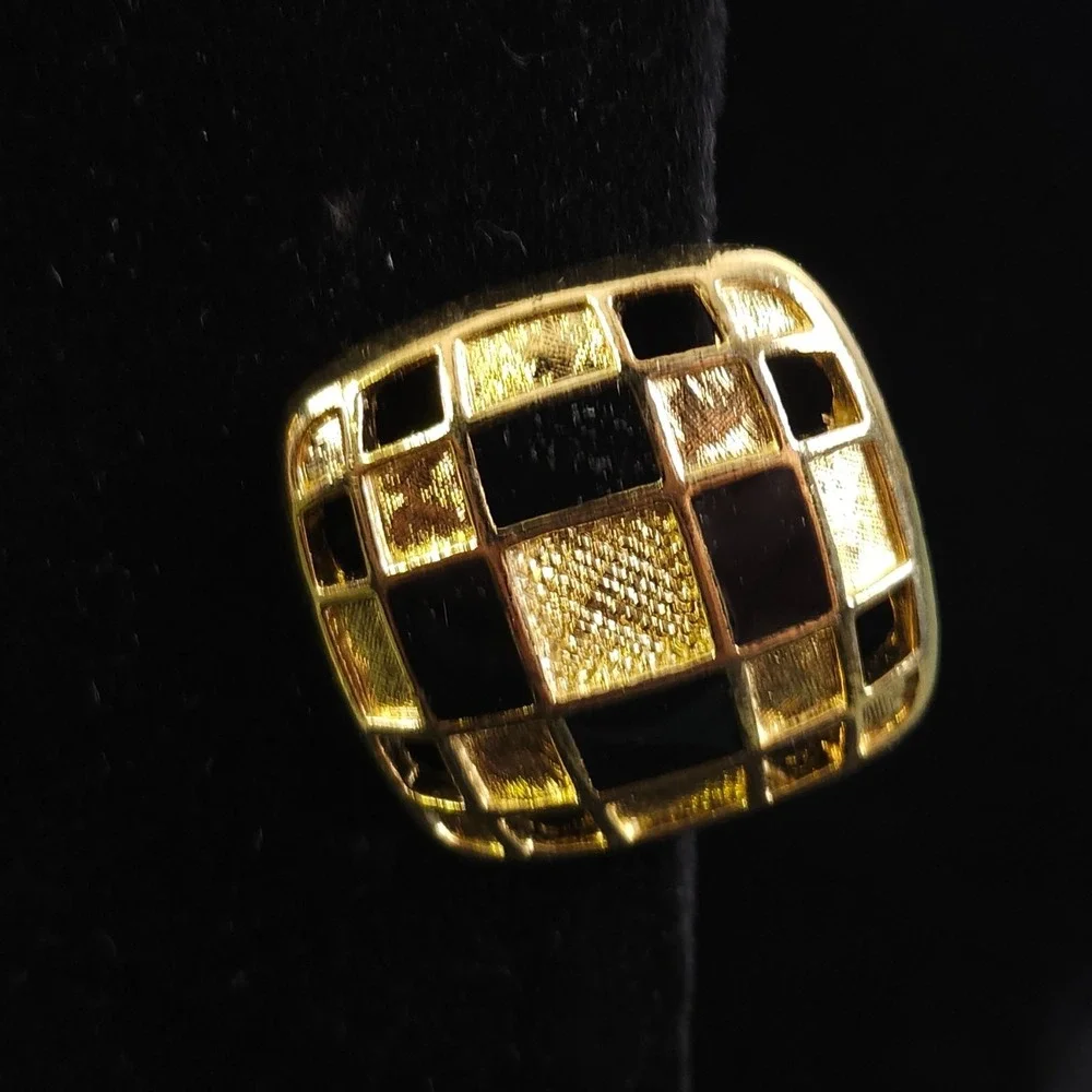ELEGANT VTG 80'S COUTURE BLACK ENAMEL ART DECO STYLE GOLDEN SQUARE CLIP EARRINGS